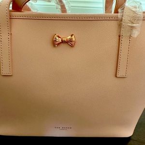 Ted Beaker Stylish Purse in Pink